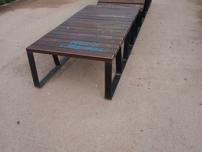 ΧΑΛΑΣΜΕΝΗ ΞΑΠΛΩΣΤΡΑ ΣΤΟ ΠΑΡΚΟ (ΠΑΠΑΝΔΡΕΟΥ ΜΕ  ΙΕΡΟΨΑΛΤΩΝ)