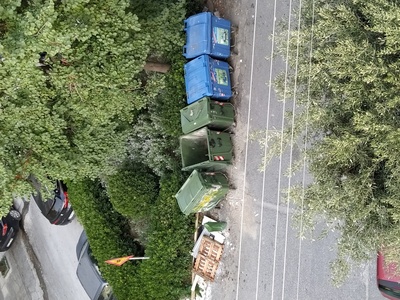 Μπάζα στα σκουπίδια