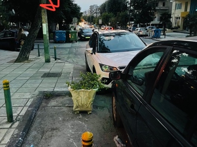 Κάποιοι επιμένουν να εκθέτουν το τμήμα καθαριότητας