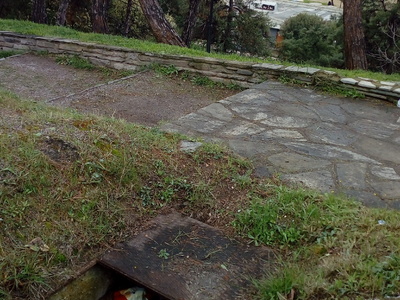 Ανοιχτό φρεάτιο από μετρητή της ΕΥΑΘ