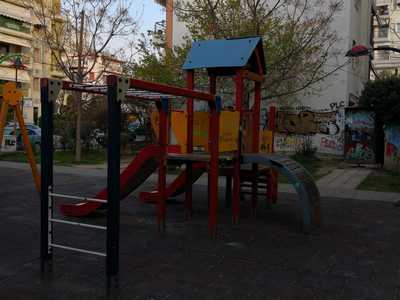 Βλάβη σε κατασκευή παιδικής χαράς