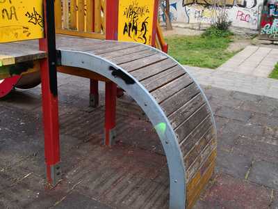 Βλάβη σε κατασκευή παιδικής χαράς