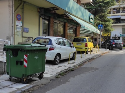 Κατάληψη πεζοδρομίου 