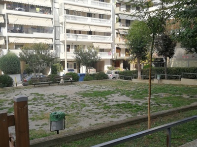 Φύτευση δέντρων. 