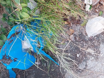 καθαριότητα των δρομων βρυουλων με ισμηνης και ο κατηφορικος δρομος που οδηγει στην είσοδο εργων του μετρο