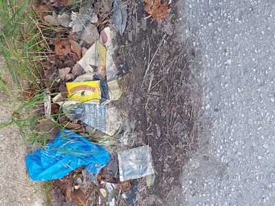 καθαριότητα των δρομων βρυουλων με ισμηνης και ο κατηφορικος δρομος που οδηγει στην είσοδο εργων του μετρο