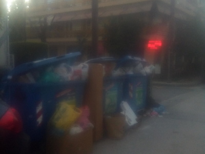 Μη αποκομιδή απορριματων