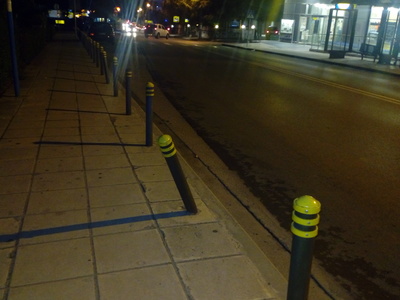 Στραβά προστατευτικά πεζοδρομίου