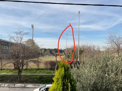 ΕΠΙΚΙΝΔΥΝΗ ΚΛΙΣΗ ΣΕ ΚΟΛΟΝΑ ΦΩΤΙΣΜΟΥ ΣΤΗΝ  ΑΛΕΞΑΝΔΡΟΥ ΠΑΠΑΓΟΥ