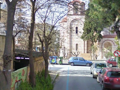 Σακούλες με μπάζα και ξύλα