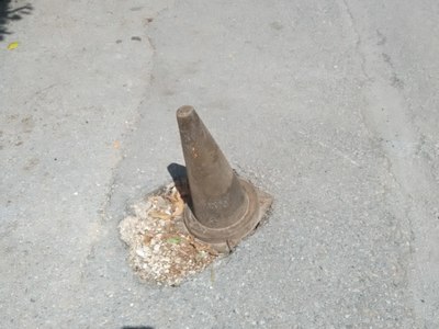 ΛΑΚΚΟΎΒΑ ΣΤΟ ΟΔΌΣΤΡΩΜΑ!!