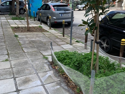 Τοποθέτηση πλάκες πεζοδρομίου