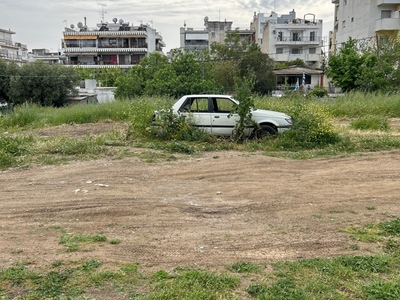 Εγκαταλελειμμενο αυτοκινητο