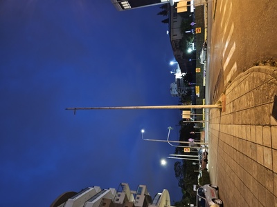 Κολώνα που δεν εχει καμια χρησιμότητα 