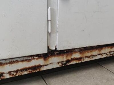 Καθαριότητα αποδυτηρίων κολυμβητηρίου