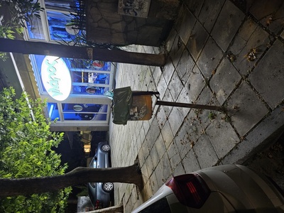 Πολυ παλιος μεταλλικός καδος