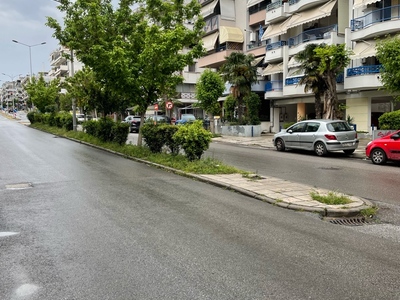 Κατεστραμένη απο τροχαίο κολώνα φωτισμού