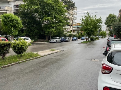 Κατεστραμένη απο τροχαίο κολώνα φωτισμού