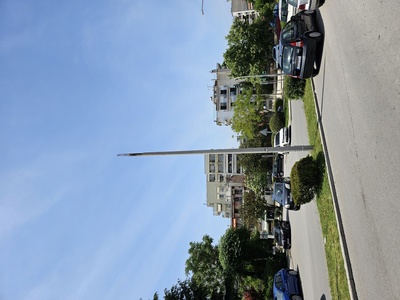 Έπεσε η κολώνα φωτισμού 