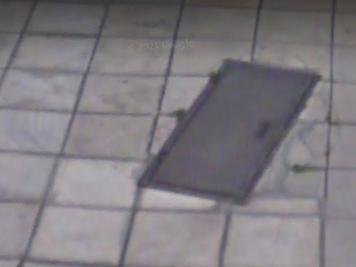 καπακι  μεγαλο μεταλικο που σαπισε