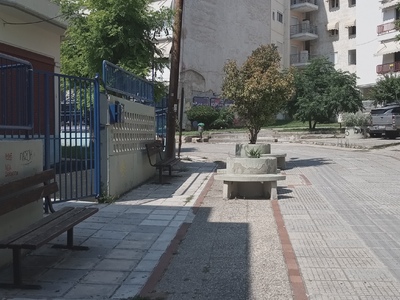 ΕΠΙΚΙΝΔΥΝΗ ΚΛΙΣΗ  ΚΟΛΟΝΑΣ ΤΗΣ ΔΕΗ ΣΤΗΝ ΦΙΛΙΚΗΣ ΕΤΑΙΡΕΙΑΣ