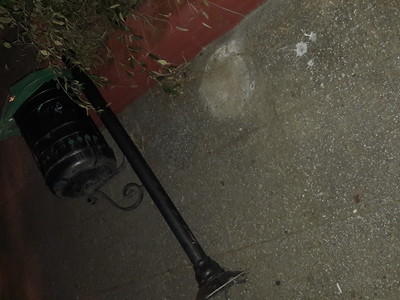 Πεσμένο καλάθι απορριμάτων