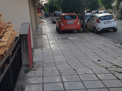 ΑΠΟΚΟΜΙΔΗ ΞΥΛΙΝΩΝ ΠΑΤΩΜΑΤΩΝ ΣΤΗΝ ΟΔΟ ΣΜΥΡΝΗΣ