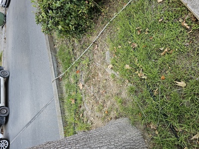 Περίεργο καλώδιο περναει