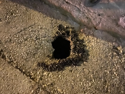 Επικυνδυνη Τρυπα στο οδοστρωμα