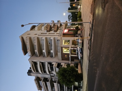 Δεν ανάβουν τα φωτα απο εκείνη την πλευρά 