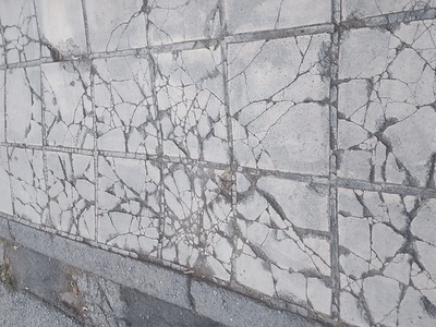 Επιδιόρθωση πεζοδρομίου 