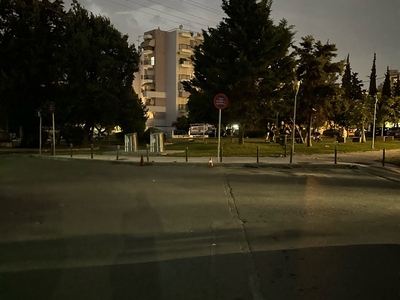 Σβησμενες λαμπες σε παρκο