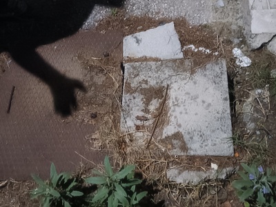 ΤΡΥΠΑ ΔΙΠΛΑ ΣΕ ΚΑΠΑΚΙ ΤΗΣ ΕΥΑΘ ΣΤΗΝ ΔΗΜΗΤΡΑΣ