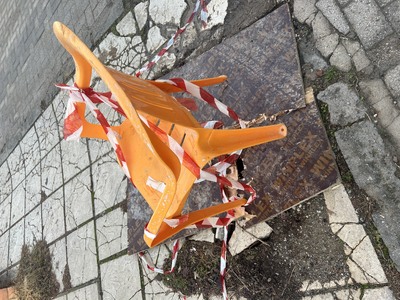 ΣΠΑΣΜΕΝΟ ΜΕΤΑΛΛΙΚΟ ΚΑΠΑΚΙ ΣΤΗΝ ΡΙΤΣΟΥ ΜΕ ΕΛΥΤΗ