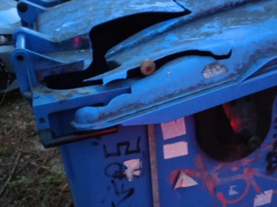 Κατεστραμμένος κάδος ανακύκλωσης