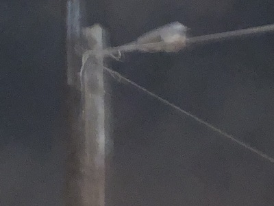 Καμένη λάμπα σε κολώνα της Δ.Ε.Η.