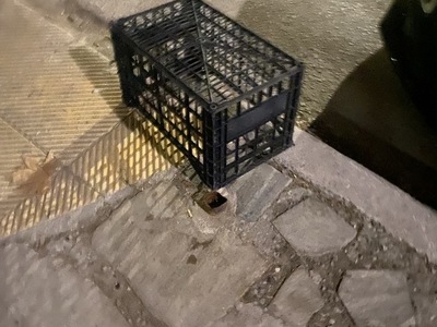 Τρυπες στο πεζοδρομιο