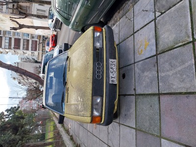 Εγκαταλελειμένο αυτοκίνητο