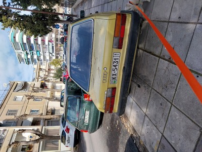 Εγκαταλελειμένο αυτοκίνητο