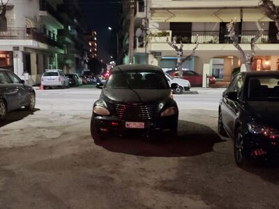 ΠΑΡΑΝΟΜΗ ΣΤΑΘΜΕΥΣΗ ΣΕ ΠΕΖΟΔΡΟΜΟ-ΕΓΚΑΤΑΛΗΨΗ ΟΧΗΜΑΤΩΝ ΣΕ ΔΗΜΟΤΙΚΟ ΟΙΚΟΠΕΔΟ