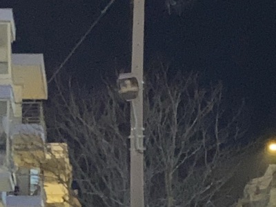 Καμένη λάμπα σε κολώνα της Δ.Ε.Η.