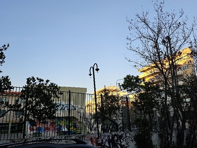 κλεψανε τις λάμπες ΞΑΝΑ!