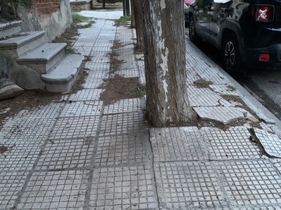 σπασμενο πεζοδρομιο