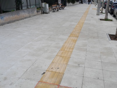 Ράμπα ΑΜΕΑ και Οδηγός όδευσης τυφλών