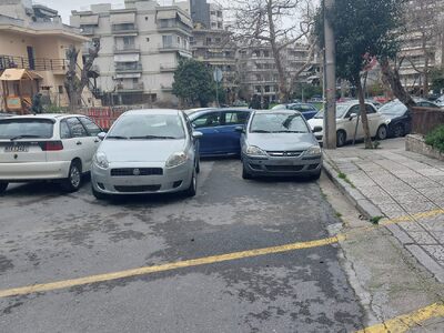 ΕΓΚΑΤΑΛΕΛΕΙΜΜΈΝΟ ΑΥΤΟΚΙΝΗΤΟ ΧΩΡΙΣ ΠΙΝΑΚΙΔΕΣ