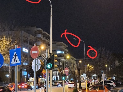 Παλι δεν δουλεύουν τα φώτα