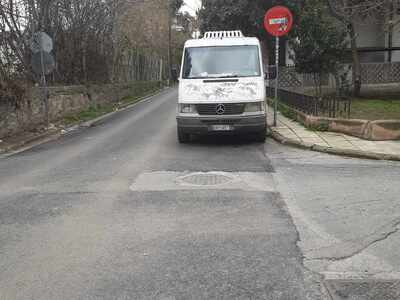 ΝΑ ΤΟΠΟΘΕΤΗΘΟΥΝ  ΠΛΑΣΤΙΚΟΙ ΚΩΝΟΙ  ΣΤΗΝ   ΚΙΟΥ ΜΕ ΝΙΚΟΜΗΔΕΙΑΣ ΓΩΝΙΑ