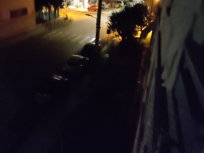 καμενη λαμπα οδοφωτισμου στο Φοίνικα Μουσών