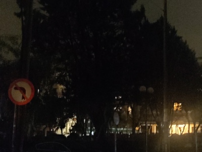 Καμένες λάμπες επί της Πολυβίου στη Νέα Κρήνη