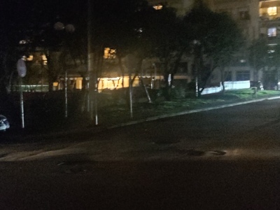 Καμένες λάμπες επί της Πολυβίου στη Νέα Κρήνη